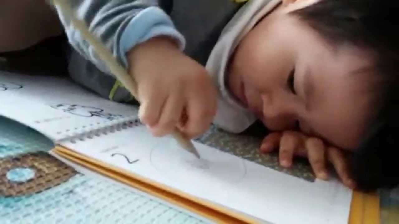 1280x720 My Year Old Son Is Drawing - 1 Year Old Drawing