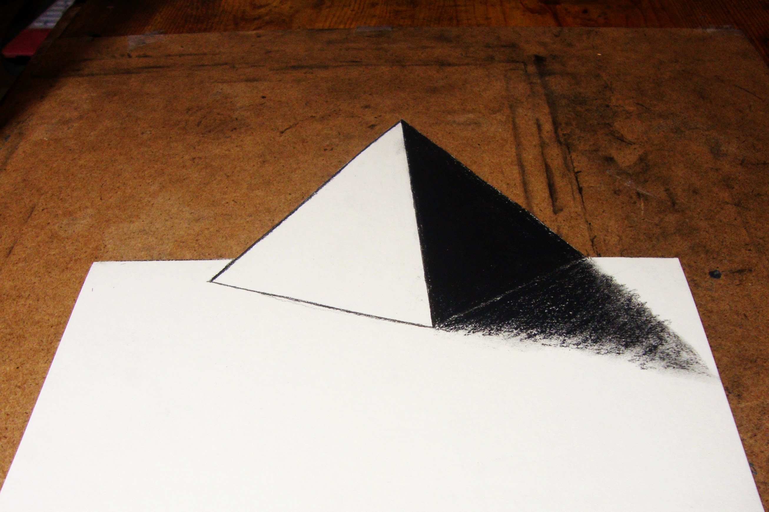 Пирамида иллюзия