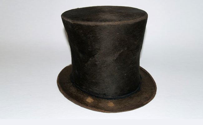 650x400 Is Abraham Lincoln's Hat Real Us Museum Intrigued - Abraham Lincoln With Hat Drawing