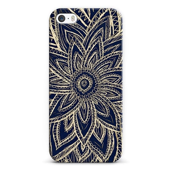 560x560 Cute Retro Gold Abstract Flower Drawing On Black Casetify - Abstract Flower Drawing
