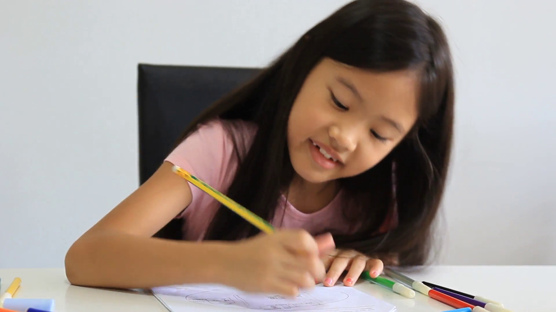 1920x1080 Little Asian Girl Drawing A Picture On The Table Stock Video - Asian Girl Drawing