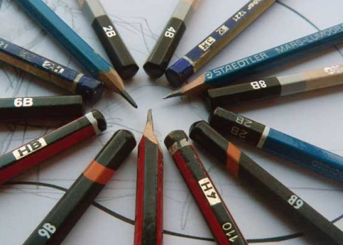 700x500 best pencils for drawing and sketching creative art courses - Best Drawing Pencils