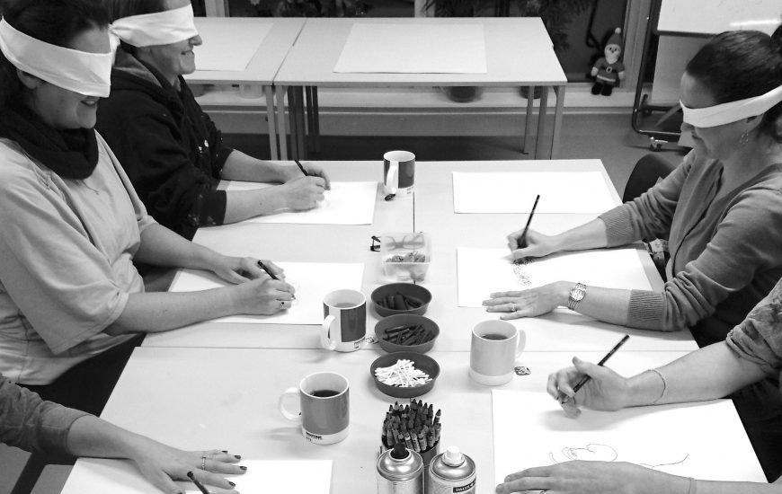 870x550 blind contour drawing workshop international youth arts festival - Blind Drawing