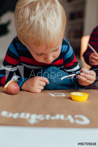 334x500 Little Boy Drawing A Christmas Gift - Boy Drawing A Picture