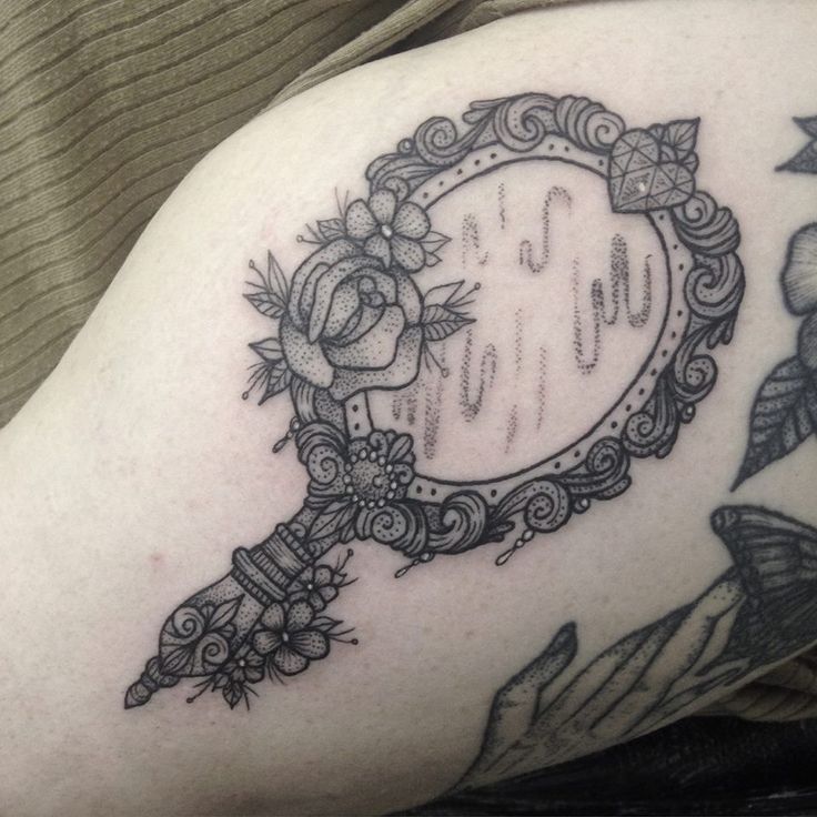 736x736 Mirror Tattoo Designs, Ideas And Meaning Tattoos For You - Broken Hand Mirror Drawing