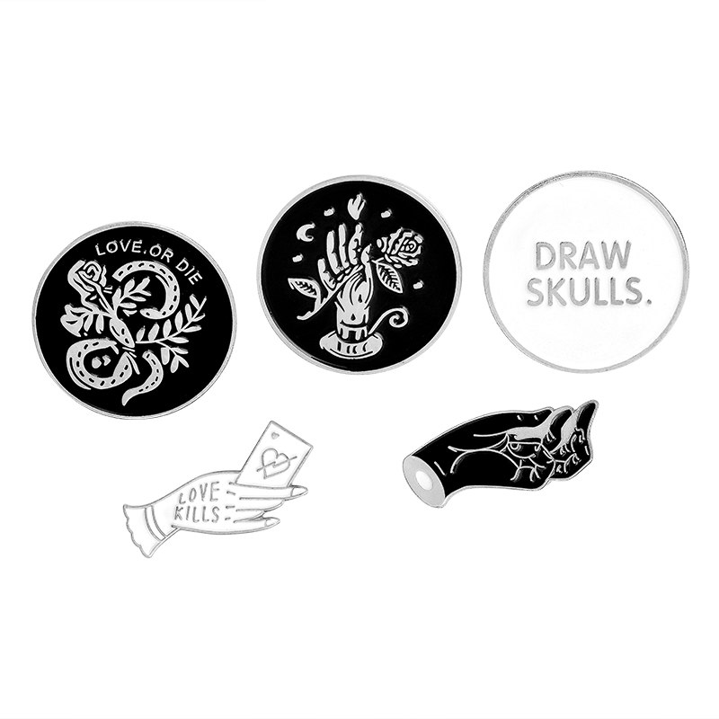 800x800 miss zoe draw skulls love or bun burn punk love kills dark - Brooch Drawing