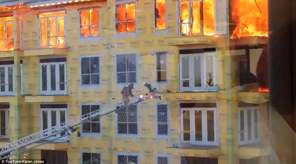 964x534 houston apartment fire destroys entire building within twenty - Building On Fire Drawing