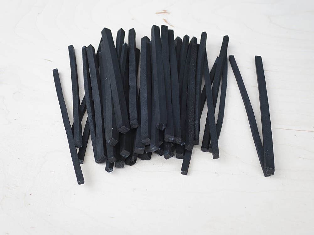 1000x750 making drawing charcoal sticks engineer meets art - Carbon Drawing