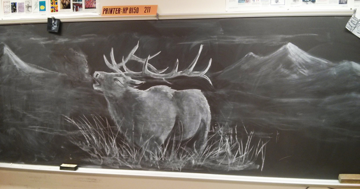 700x368 teacher draws stunning chalkboard drawings to inspire his students - Chalkboard Drawings