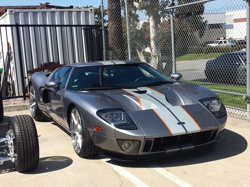 800x600 inside chip foose's garage - Chip Foose Drawing Book