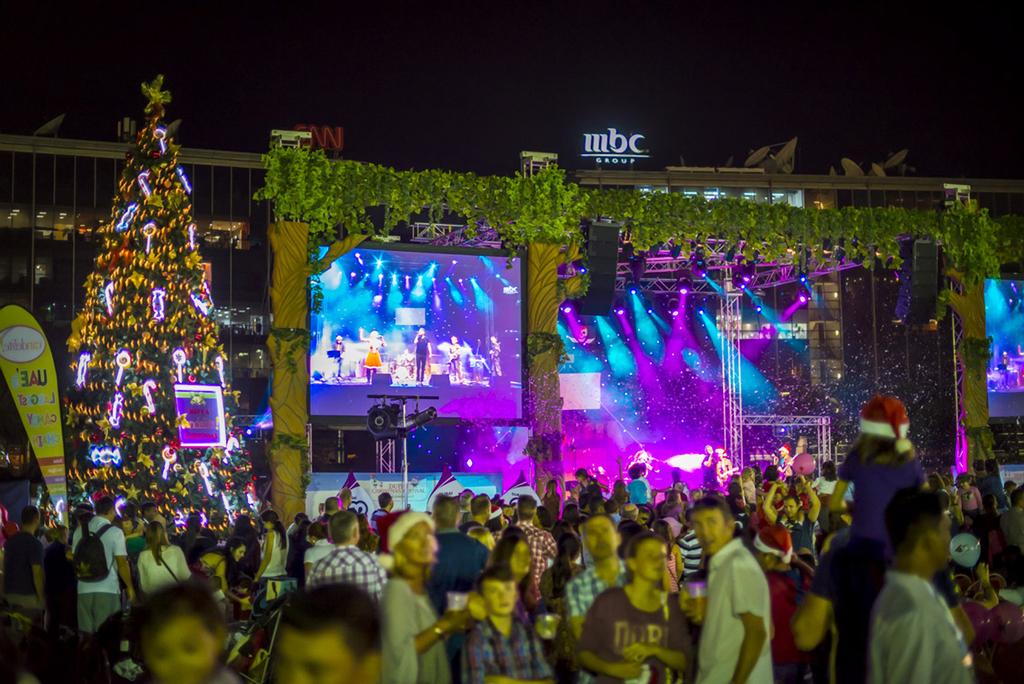 1024x684 christmas comes early to dubai - Christmas Festival Drawing