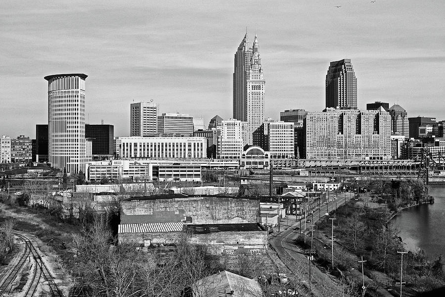 900x600 cleveland skyline photograph - Cleveland Skyline Drawing