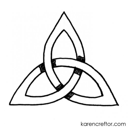 520x520 How To Draw A Triquetra With Steps And A Compass Feltmagnet - Compass Line Drawing