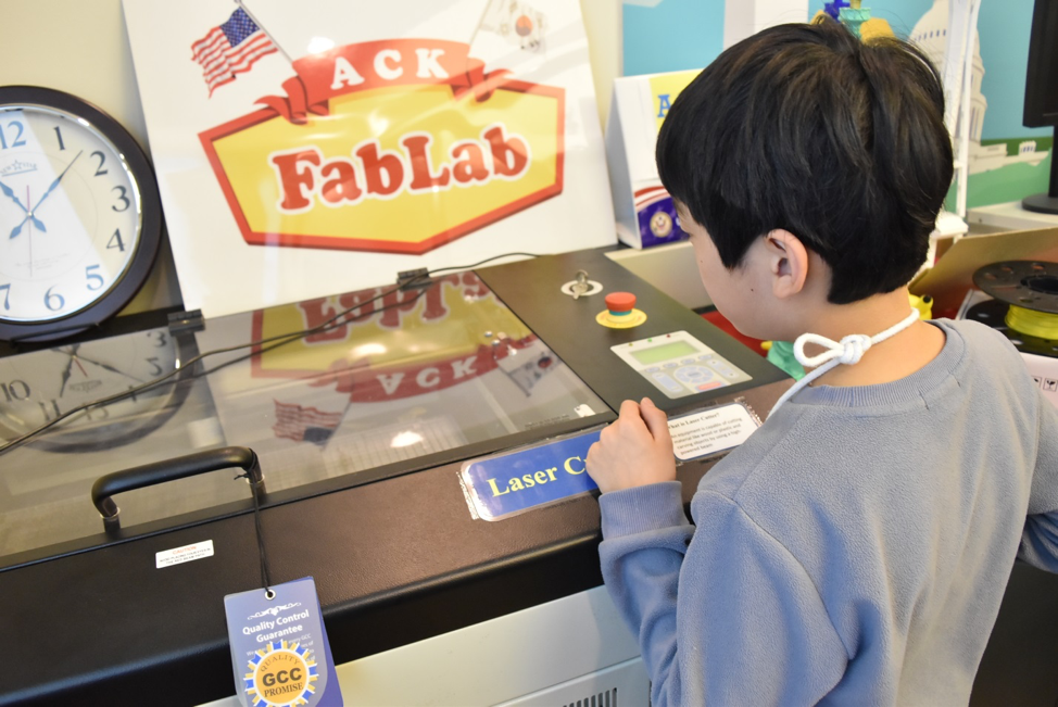 974x651 tech camp kids ipad digital drawing laser cutting session - Consulate Drawing