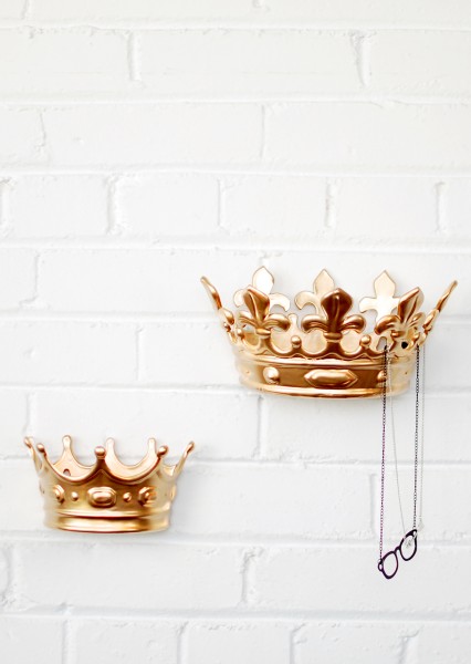 426x600 The Crown Jewels Wall Jewelry Holder - Crown Jewels Drawing