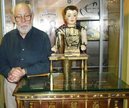 425x356 The Automata Blog Article About The Maillardet Drawing Automaton - Drawing Automata