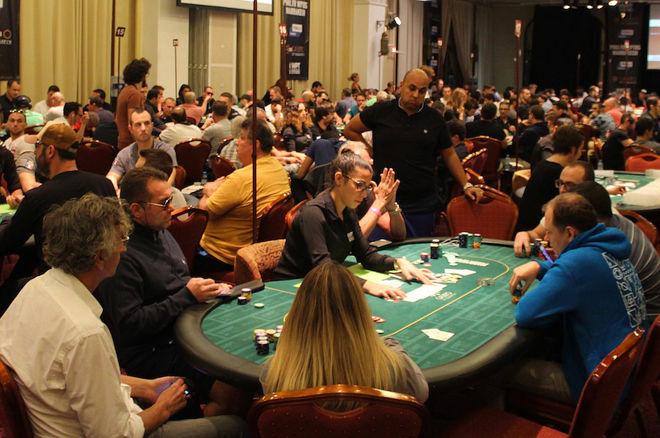 660x438 Play Big To Win Big Bet Sizing Against Obvious Drawing Hands - Drawing Bet