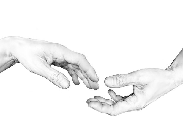 616x450 Hands Reaching Out - Drawing Of A Hand Reaching