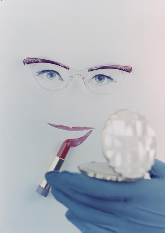 576x816 Gloved Hand With Drawing Of A Woman's Face Science Museum Group - Drawing Of A Womans Face