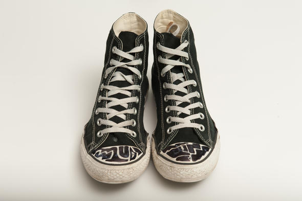 590x393 Michael Official Website Official Website News - Drawing On Converse