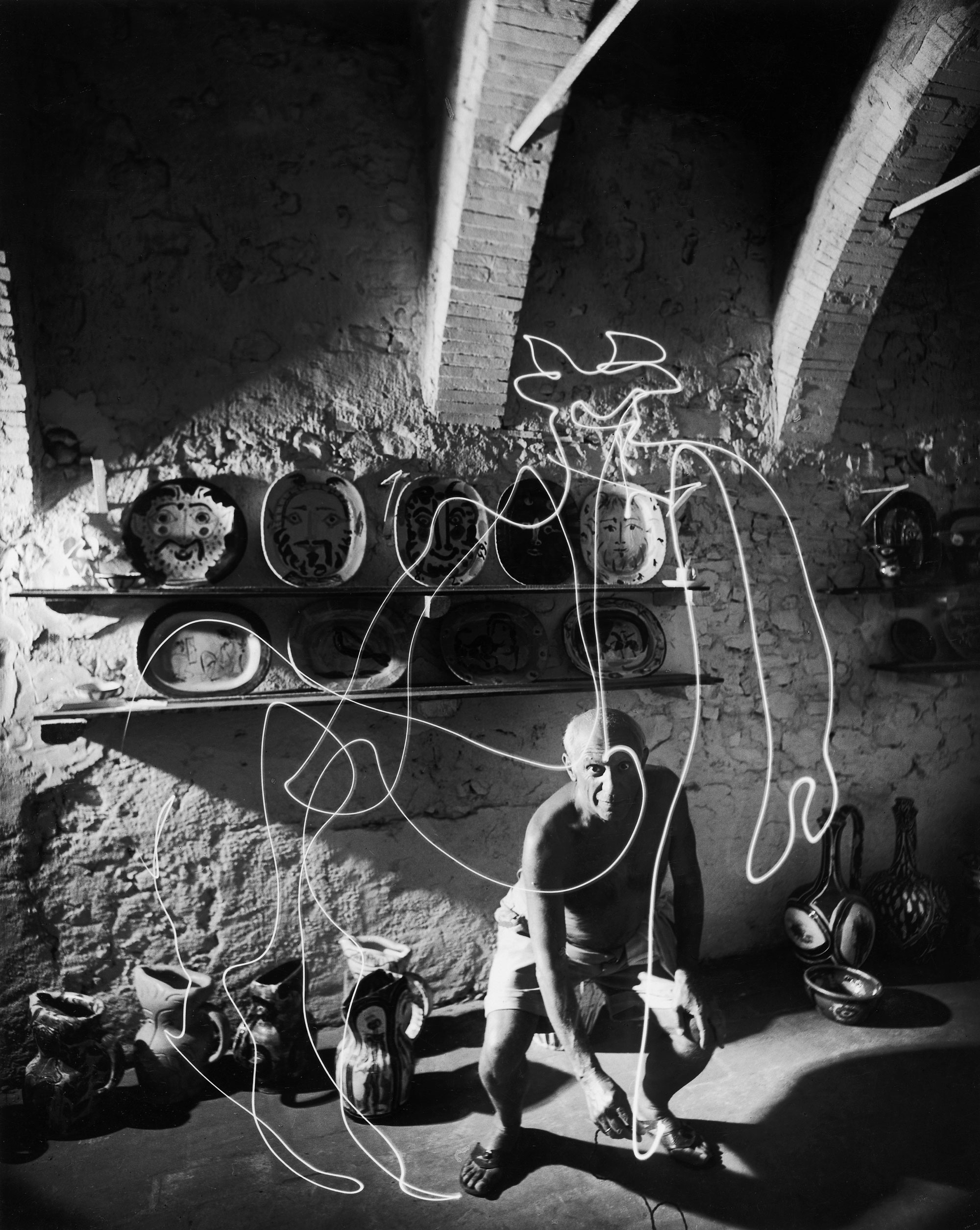 2000x2508 Pablo Picasso Draws With Light The Story Behind An Iconic Photo - Drawing Photography