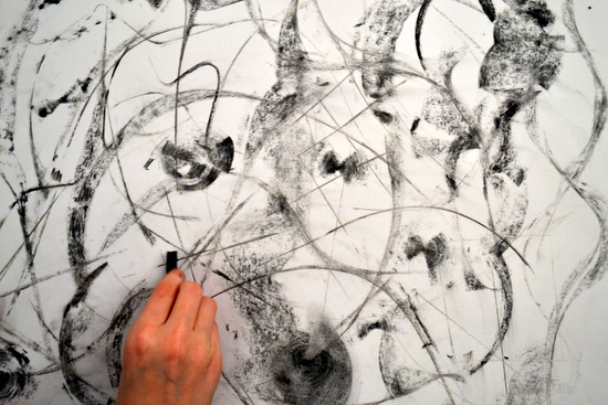550x367 teenagers explore expressive drawing with charcoal and soft pastels - Drawing Soft