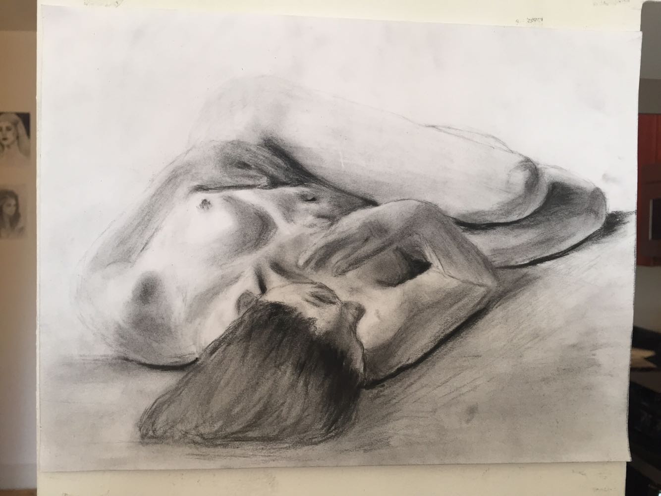 1334x1000 when sketching with charcoal i use my index finger to smudge - Drawing Using Charcoal Pencil