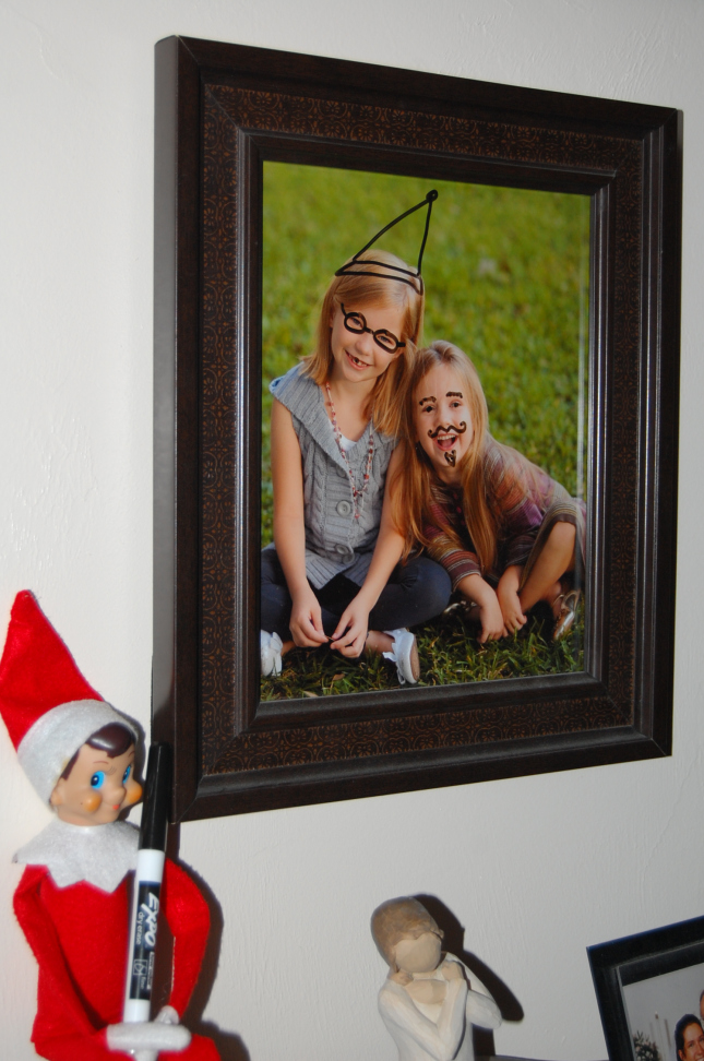 645x972 The Consumed Life - Elf On The Shelf Drawing On Pictures