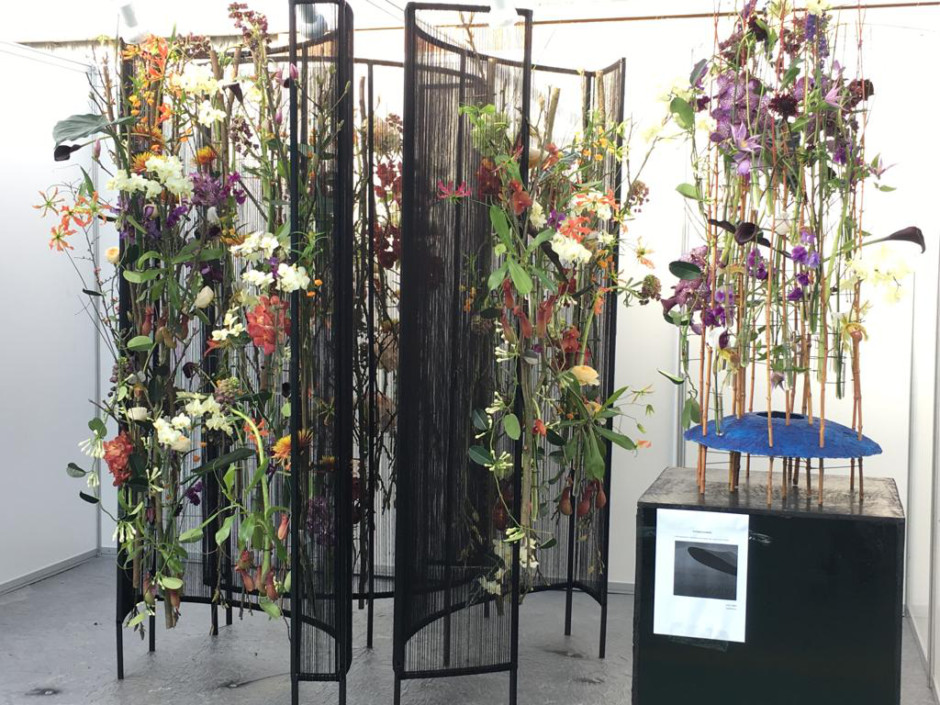 940x705 exotic flowers draw huge crowds - Exotic Flower Drawings