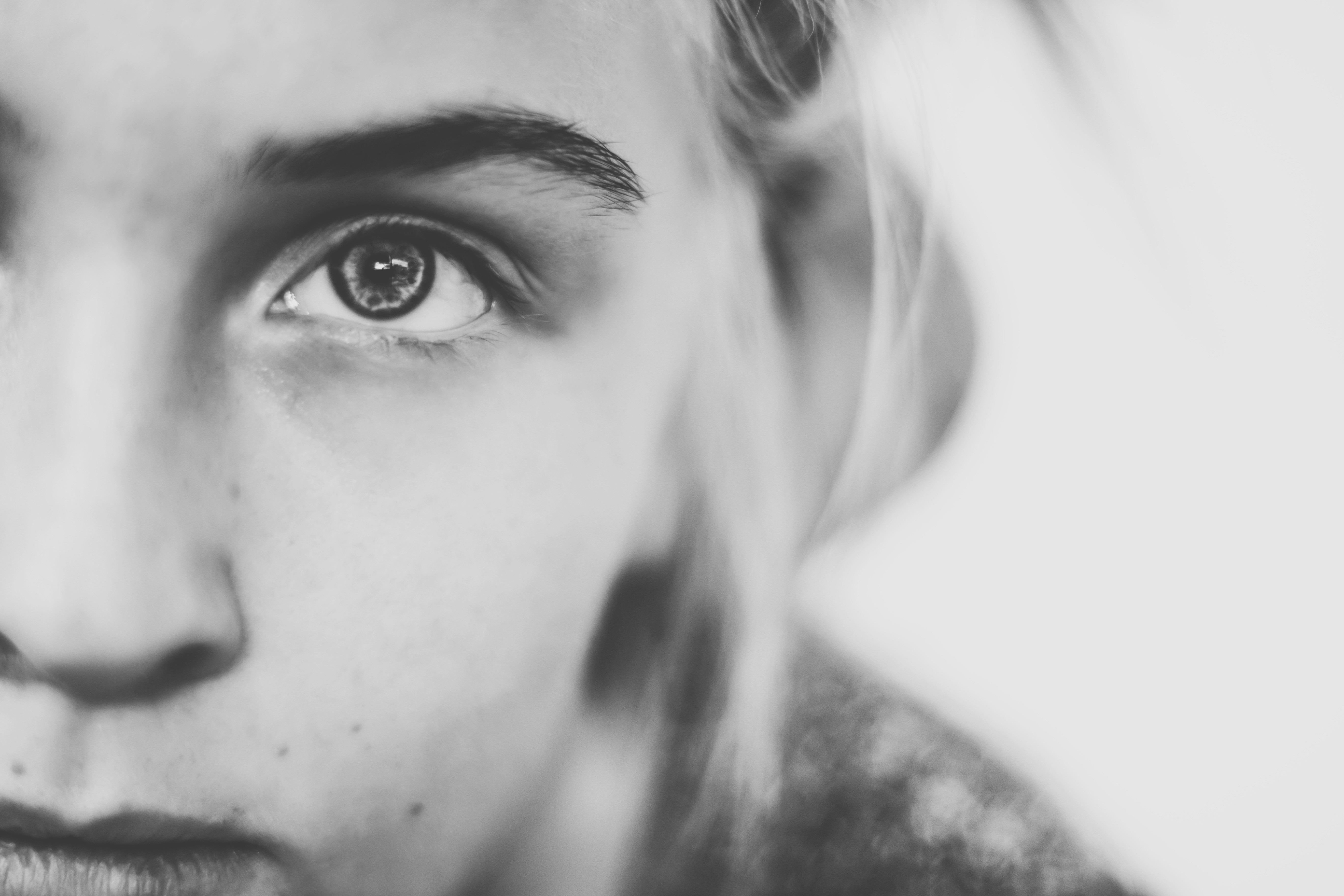 5472x3648 Wallpaper Face, Drawing, People, Women, Model, Eyes, Looking - Eyes Looking Up Drawing