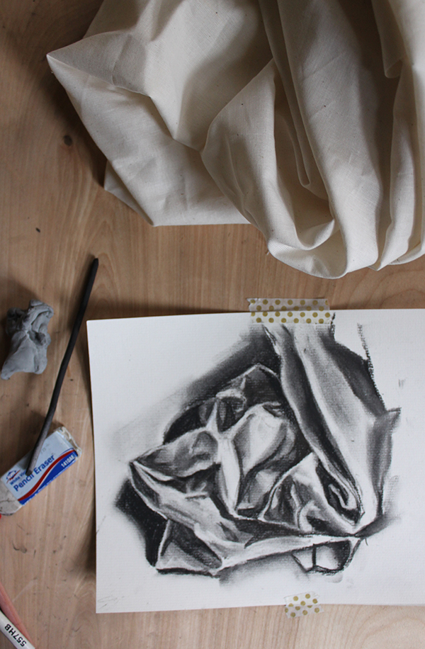 600x916 drawing folds in fabric using charcoal - Fabric Drawings