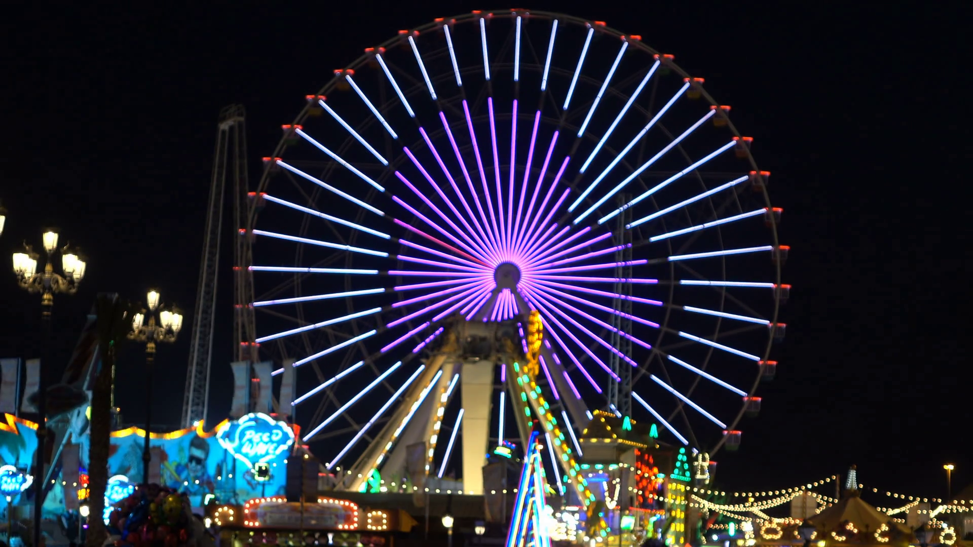 1920x1080 Big Ferris Wheel With Lights Drawing A Heart People Are Having - Ferris Wheel Drawing