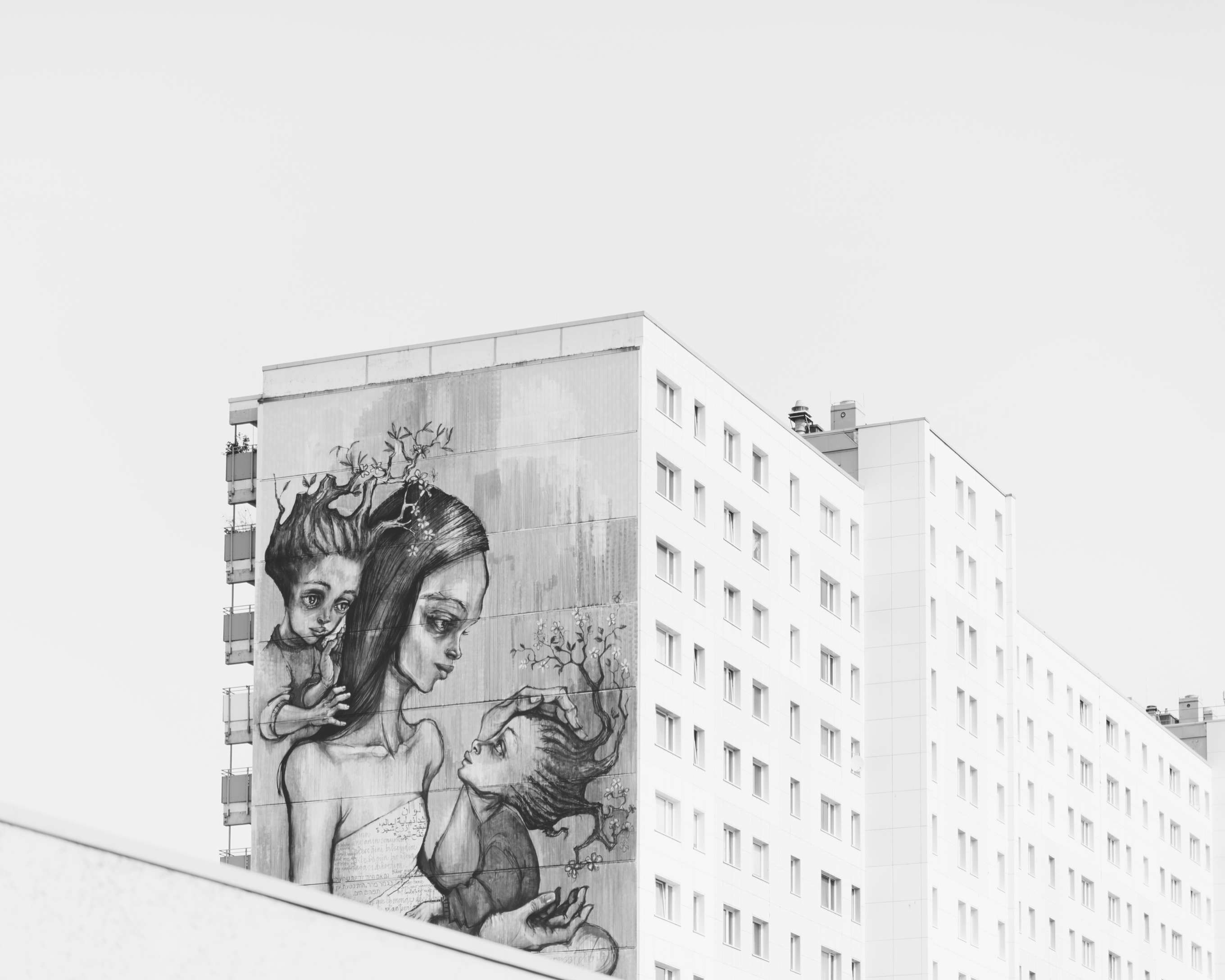 2720x2176 Free Images Black And White, Building, Graffiti, Street Art - Free Building Drawing