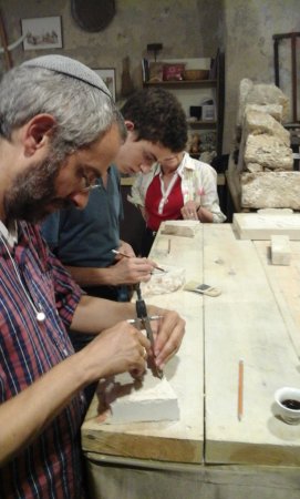 271x450 enjoys drawing in free choice - Free Choice Drawing