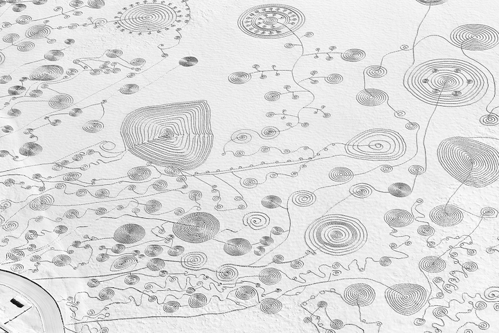 721x481 interview artist walks miles over frozen lake to create - Frozen Lake Drawing