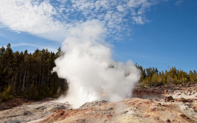 799x499 Travel Yellowstone's Steamboat Geyser Is Extremely Active This - Geyser Drawing