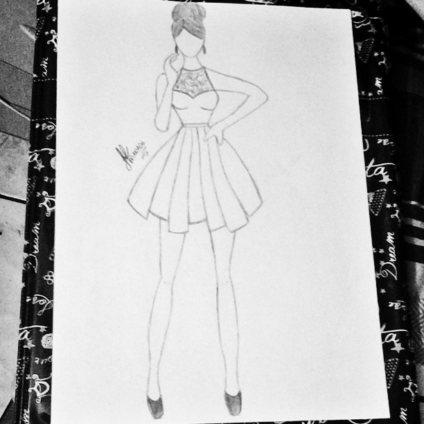 612x612 Drawing Of Girl In Dress - Girl Drawing Dress