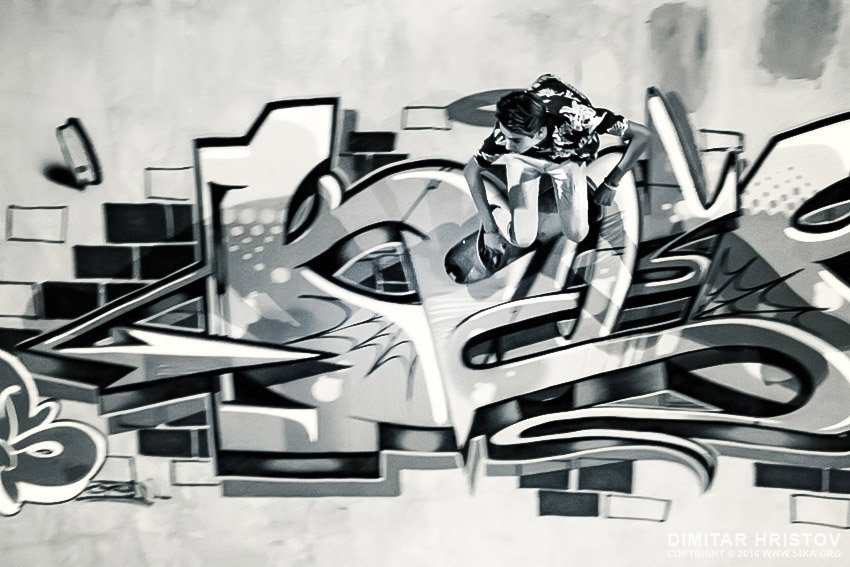 850x567 boy riding skateboard in graffiti drawing pool - Graffiti Skateboard Drawing