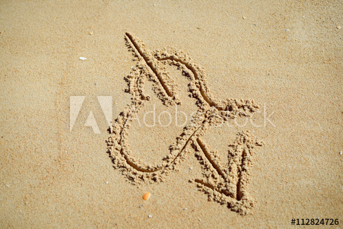 500x334 Love Heart And Arrow Drawing In The Beach Sand - Heart And Arrow Drawing