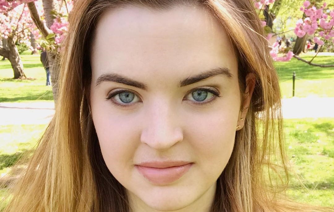 1080x686 heather rooney's photorealistic drawings with colored pencils - Heather Rooney Drawings