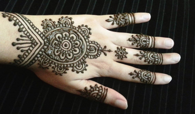 800x467 beautiful indian henna designs that you can draw yourself - Henna Designs Drawing