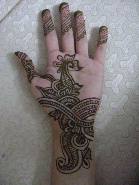 480x640 How To Apply Henna - Henna Drawings On Hand