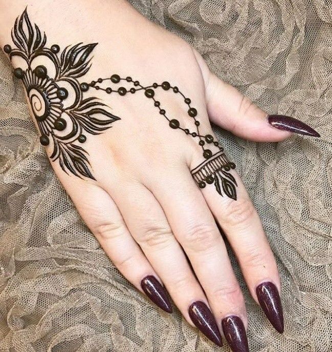 649x689 Minimal Henna Design Simple Flowery Mehndi Design On Hand Like - Henna Drawings On Hand