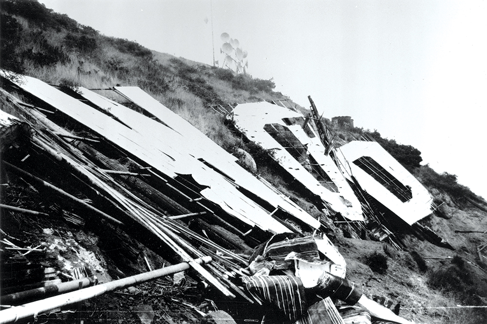 1000x665 the hollywood sign years as seen through the pages of variety - Hollywood Sign Drawing