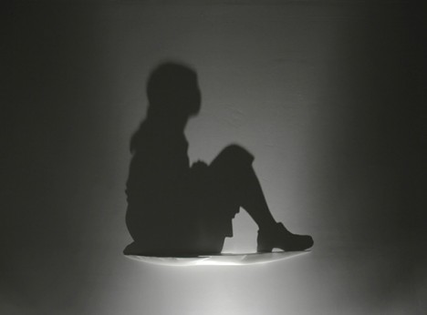 468x346 Drawing With Darkness Incredible Works Of Shadow Art Urbanist - Human Shadow Drawing