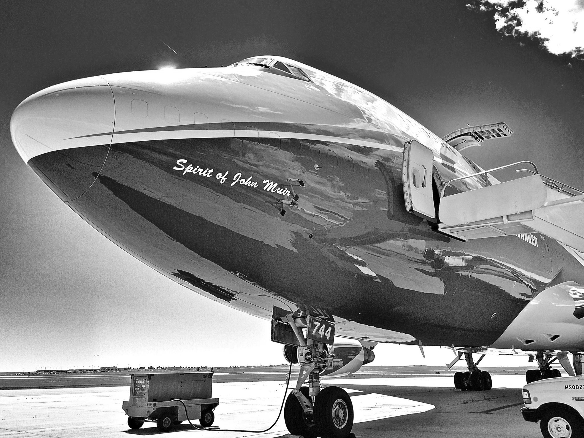 2048x1535 as the southern california fires rage, a boeing joins - Jumbo Jet Drawing