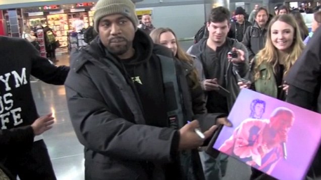 636x358 kanye west sketches fan's portrait - Kanye West Drawing Skills