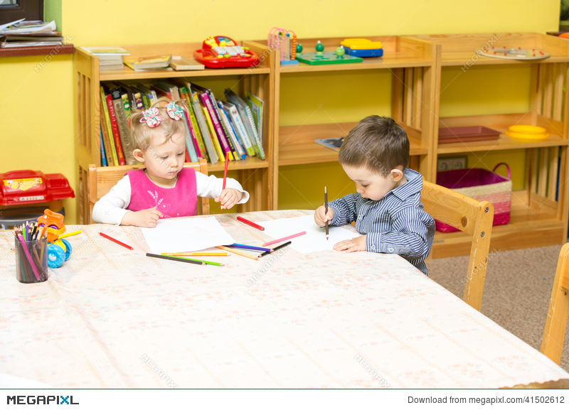 800x577 Two Little Kids Drawing With Colorful Pencils In Preschool - Kindergarten Kids Drawing