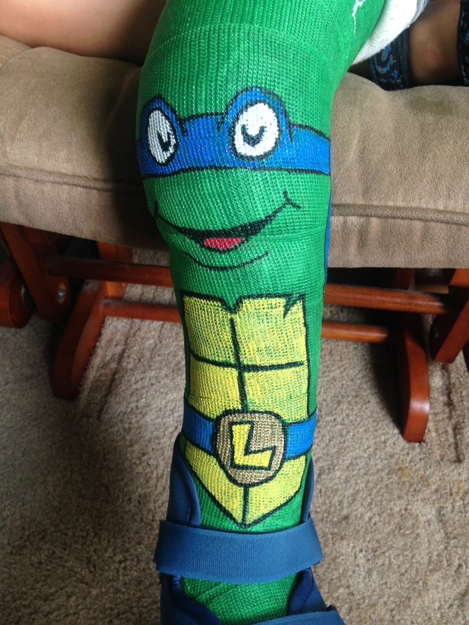 960x1280 our kindergartener had to start school in a full leg cast, so my - Leg Cast Drawing