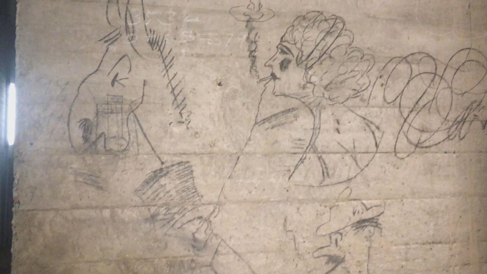 992x558 take a 'historic graffiti' tour under the lincoln memorial - Lincoln Memorial Drawing